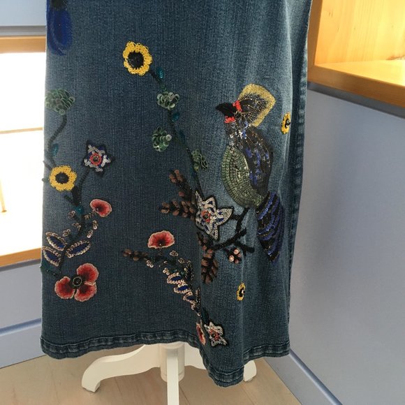 Alice + Olivia Denim Skirt with Sequins and Embroidery Size 4 - Picture 5 of 15